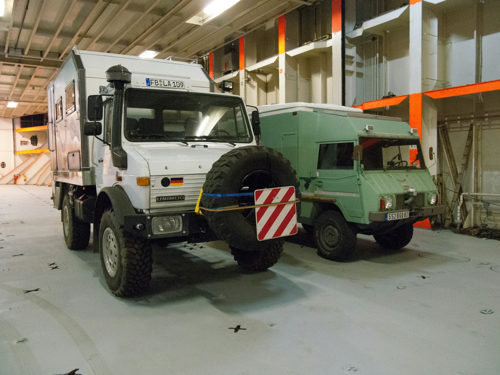 Camion de chantier à Conakry, matériel et logistique minière